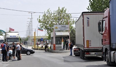 Пет ченгета окупираха ГКПП Лесово заради подкупни митничари