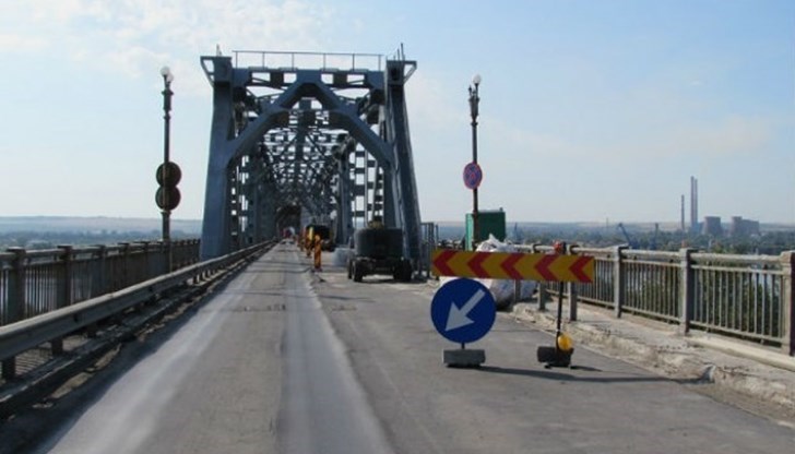 Движението по Дунав мост само в едната лента до 15 април