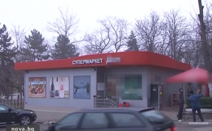 Обир като по филмите край Пловдив! Крадци обраха магазин през дупка в стената (ВИДЕО)