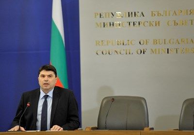 Откраднаха колата на шефа на подслушванията. Подозират Каската и Гаргата
