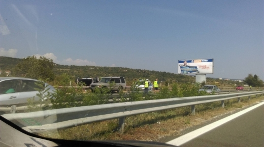 Първи СНИМКИ от зверската катастрофата до летището във Варна! Има тежко пострадал