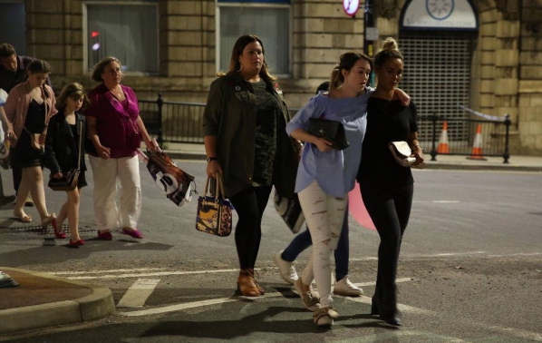 Жената, която спаси 50 деца от терористичната атака в Манчестър