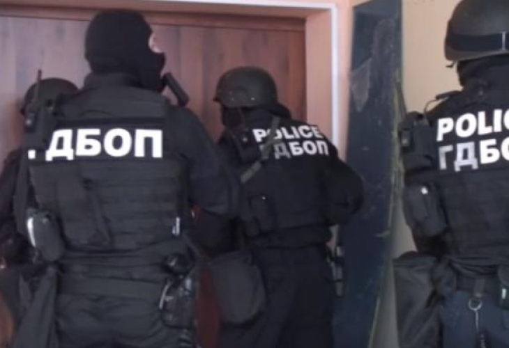 ГДБОП и ФБР арестуваха сериен педофил във Велико Търново!