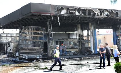 Вижте какво остана след пожара на бензиностанцията