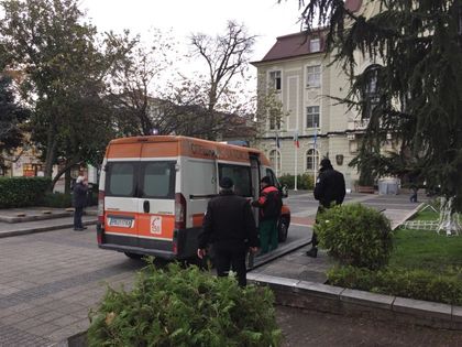 Линейка откара жена, прилошало й пред Общината