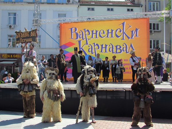 Варна: Рекорден брой участници участват във Варненски карнавал 2019