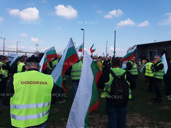 Стотици превозвачи протестират в Страсбург срещу пакета „Мобилност“