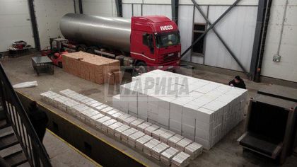 Цяла година си препродавали камион, тунингован за контрабанда на цигари
