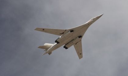 Руски ракетоносци и... военни самолети на САЩ и Канада – по тревога