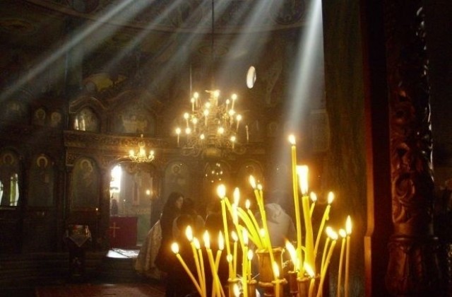 Почитаме Св. Сава, готвим трапезата за Никулден