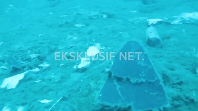 Изтеглиха данните от едната черна кутия на катастрофиралия индонезийски самолет, търсят другата