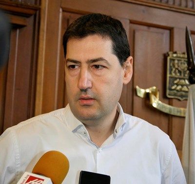 Събарят галерията на Гладстон и строят нова