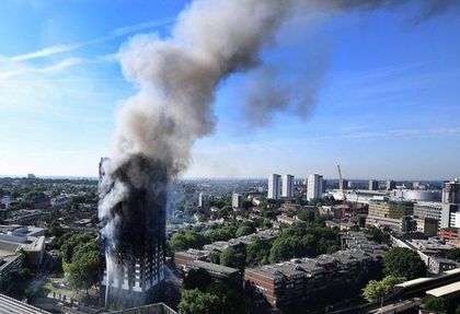 Жертвите на пожара в Лондон вече са над 10