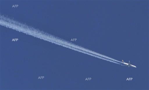 Самолет с членове на кабинета е кацнал аварийно във Виена заради спукано стъкло