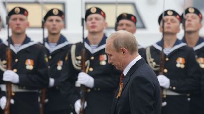 Клатят ли военните авантюри трона на Путин?