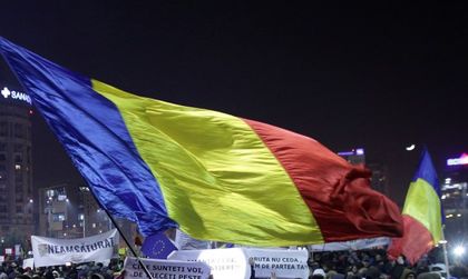 Гневът на румънците: Хиляди скандираха