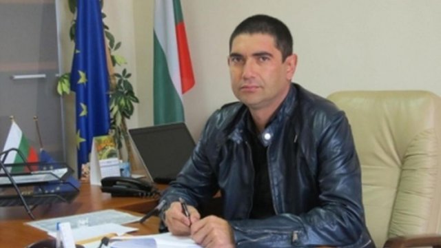 Лазар Влайков свика сесия за оставката си