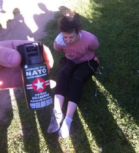 Ето я жената, напръскала с газов спрей NATO 13-месечно бебе в 
