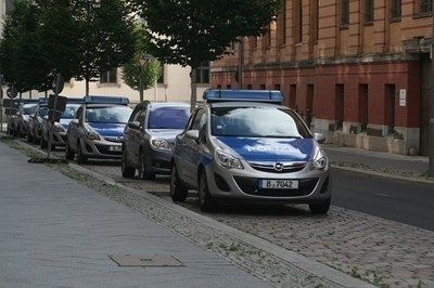 Въоръжен мъж уби трима в Калифорния, при ареста си крещял