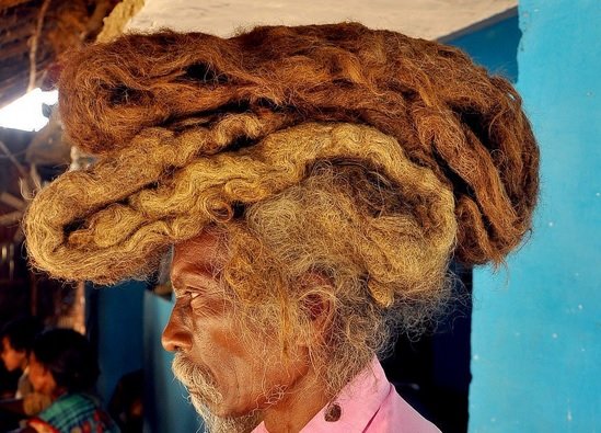 Индиец не се къпе и подстригва 40 години