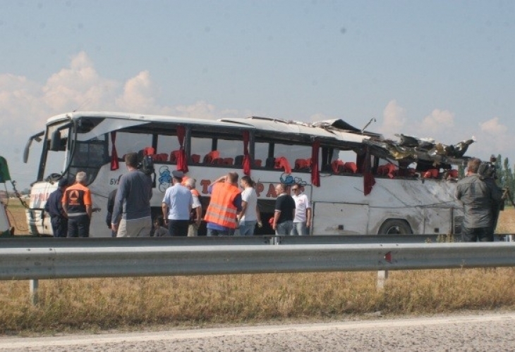 6 години по-късно: Изплащат кръвнината на близките на деветте жертви от автомелето с автобус на 