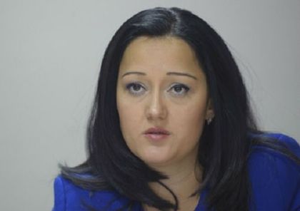 Министър Павлова обясни точно колко хиляди километра от пътищата ще са безплатни за пътуване