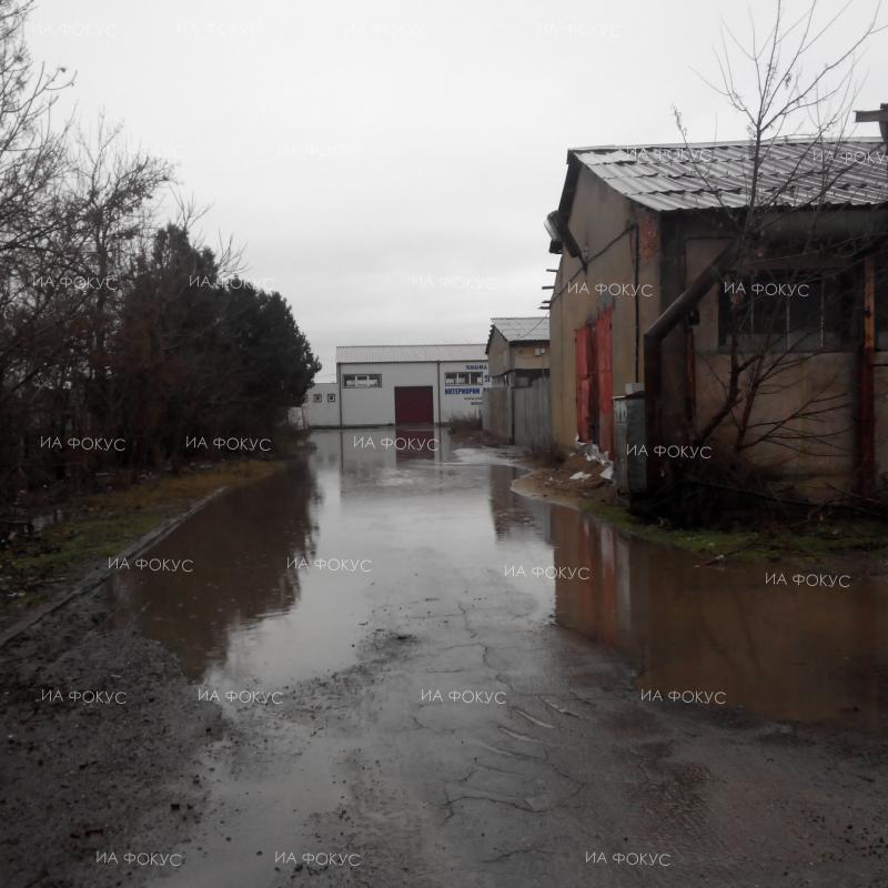 Благоевград: Екипи на пожарната са извършили две отводнявания на наводнени приземни етажи в град Гоце Делчев