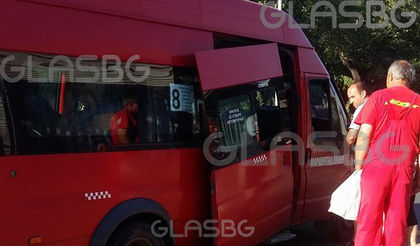Нова маршрутка в Пловдив се разпадна СНИМКА
