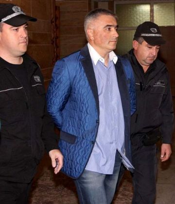 Нагло: Убиецът на малкия Петьо ще лежи
само 4 години Водещи