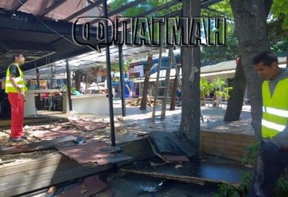 Голям удар за Божо Кравата! Събарят най-оборотното му заведение на Слънчака (СНИМКИ)