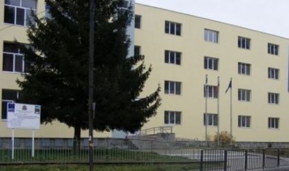 Четвъртокласничка се опитала да удуши по-малко момиче