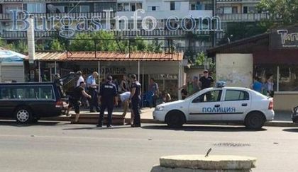 Ужас: Жена почина на тротоара, вдигнаха я с ковчег (СНИМКА)