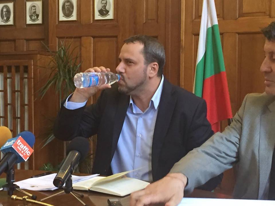 Общината пусна телефона, на който да сигнализираме за задръствания и проблеми в движението