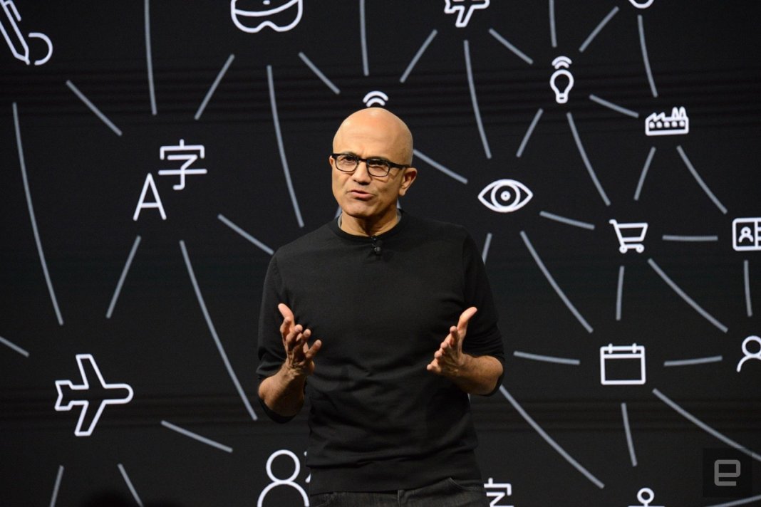 Шефът на Microsoft защити разработката на HoloLens за военните