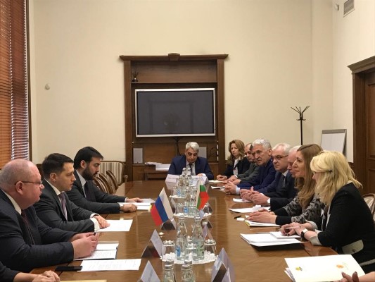 Министър Николина Ангелкова в Москва: Русия е сред най-важните пазари за българския туризъм - руските туристи през миналата година са били близо 512 хил.