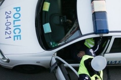 Шофьор без книжка отнесе петима пешеходци на тротоара в пловдивско село
