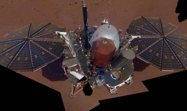 Кокетният InSight си направи селфи на Марс