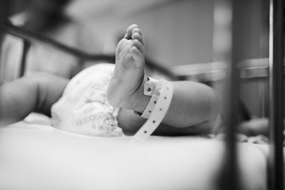 6-месечно бебе престоя 3 дни с мъртвите си родители в Мичиган