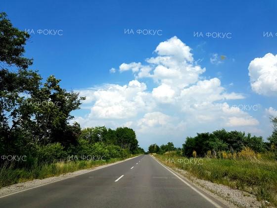 Благоевград: Натоварен е трафикът по основните пътни артерии в областта, пътните настилки са сухи