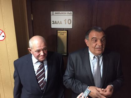 Професор Василев се прекръсти и каза: Не съм взимал подкуп, студентите ще пострадат от отстраняването ми (ВИДЕО)