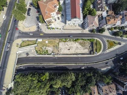 Улицата пред Католическата църква става площад (галерия)