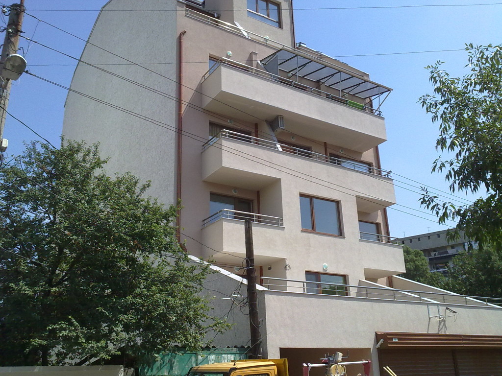Два удара на пловдивски жилища снощи, крадците нахлуват през прозорец и тераса