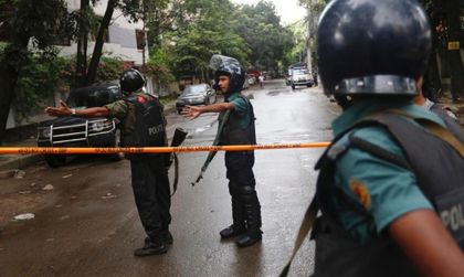 Приключи операцията по залавянето на терористите в Дака