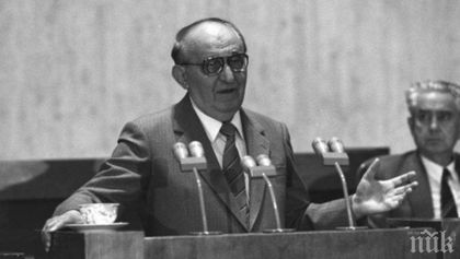 Луканов е сред виновниците за гаврата с Живков след Десети