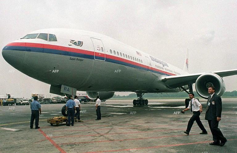 The Times: Капитанът на изчезналия малайзийски самолет може да е задушил до смърт пътниците преди да разбие самолета в океана