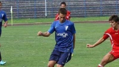 Сръбски халф започна проби в Локо Пд