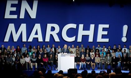 Макрон с партията си се цели в мнозинство в парламента