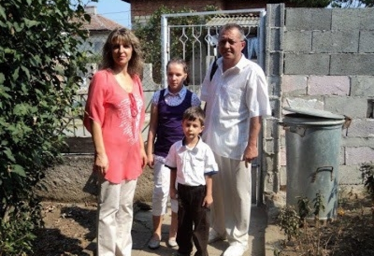 Драма във Варна! Болен от рак баща остава на улицата с децата си след имотна измама