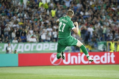 "Лудогорец" направи две крачки към футболния рай - удари "Виктория" 2:0