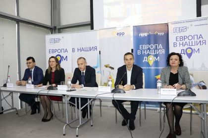 Над 140 професионални гимназии в страната ще бъдат модернизирани по ОП „Региони в растеж“, стана ясно по време на гражданския диалог „Европа в нашия дом“